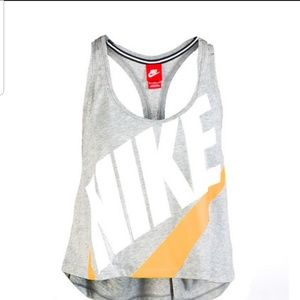 Nike Crop Top